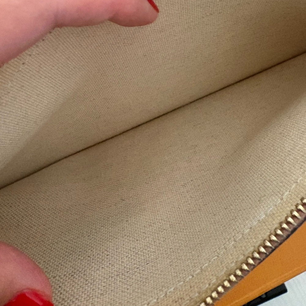 Gucci GG Supreme Star Print Pouch - Picture 4 of 6